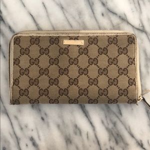 Gucci Classic Monogram Wallet